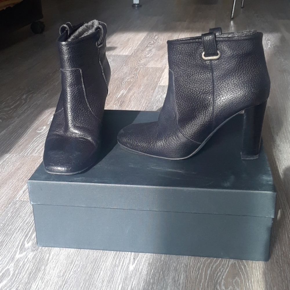 Delman Lydia Bootie